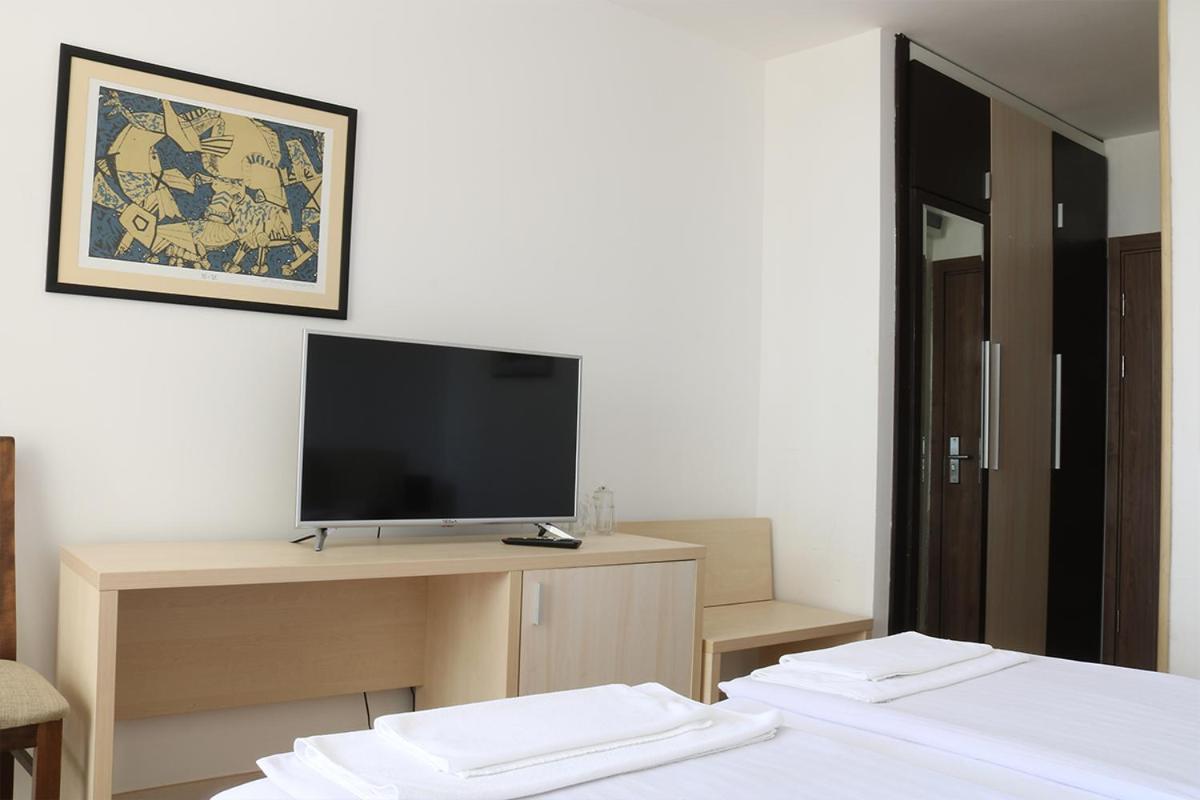 Hotel Pela أوهغيد المظهر الخارجي الصورة