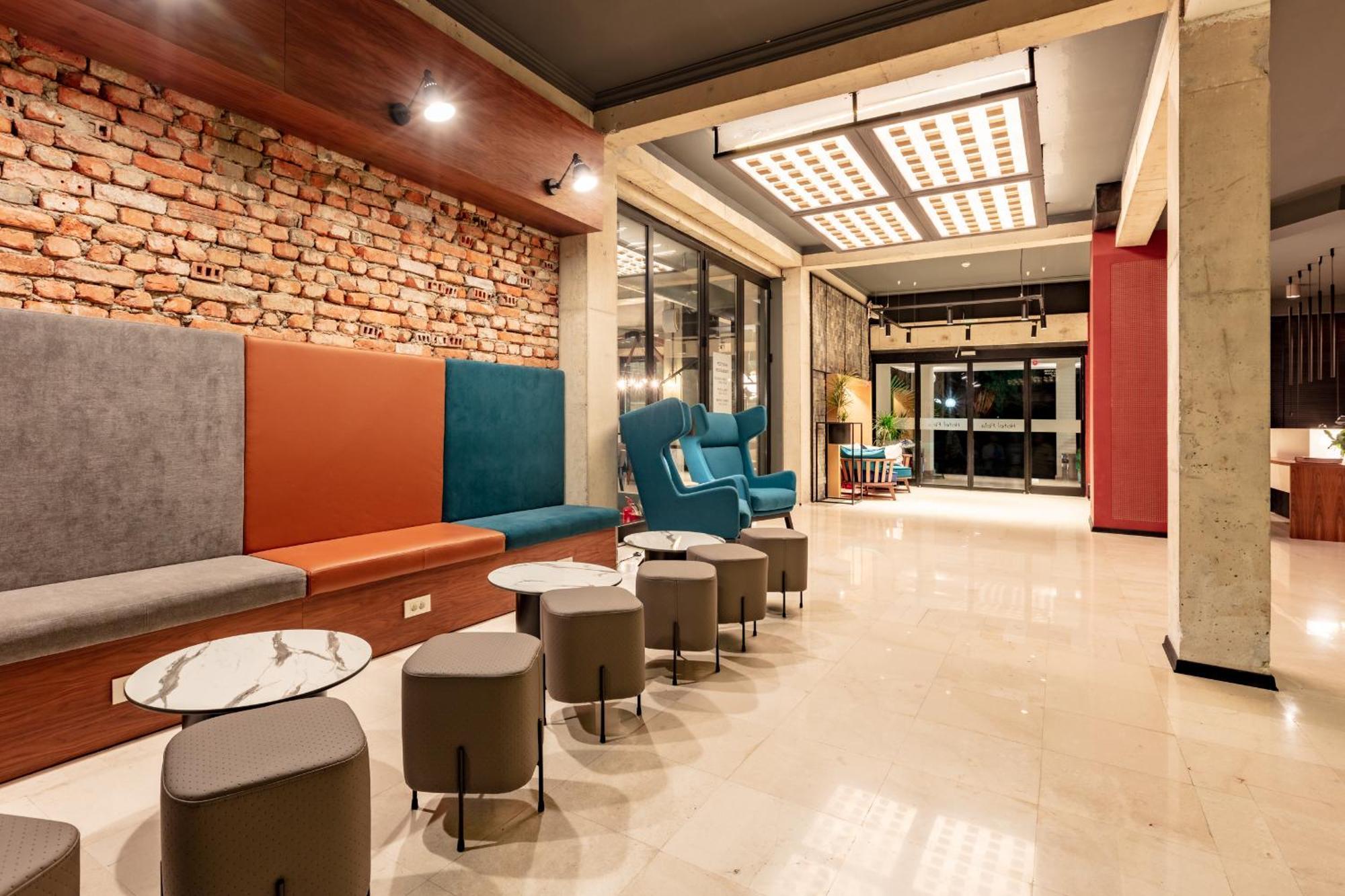 Hotel Pela أوهغيد المظهر الخارجي الصورة