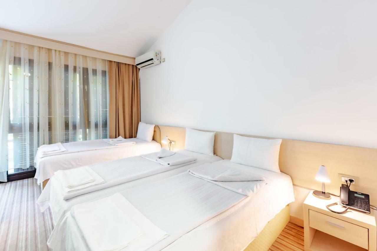Hotel Pela أوهغيد المظهر الخارجي الصورة