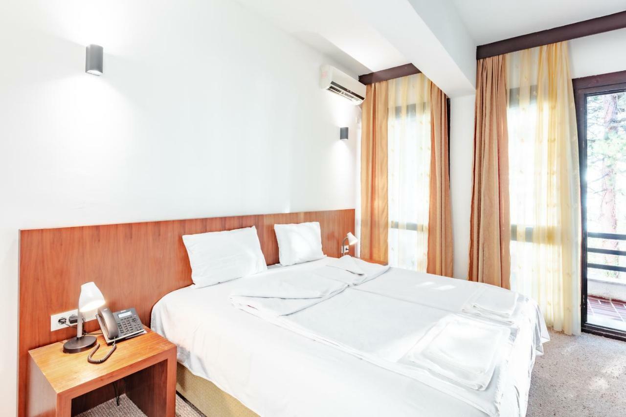 Hotel Pela أوهغيد المظهر الخارجي الصورة