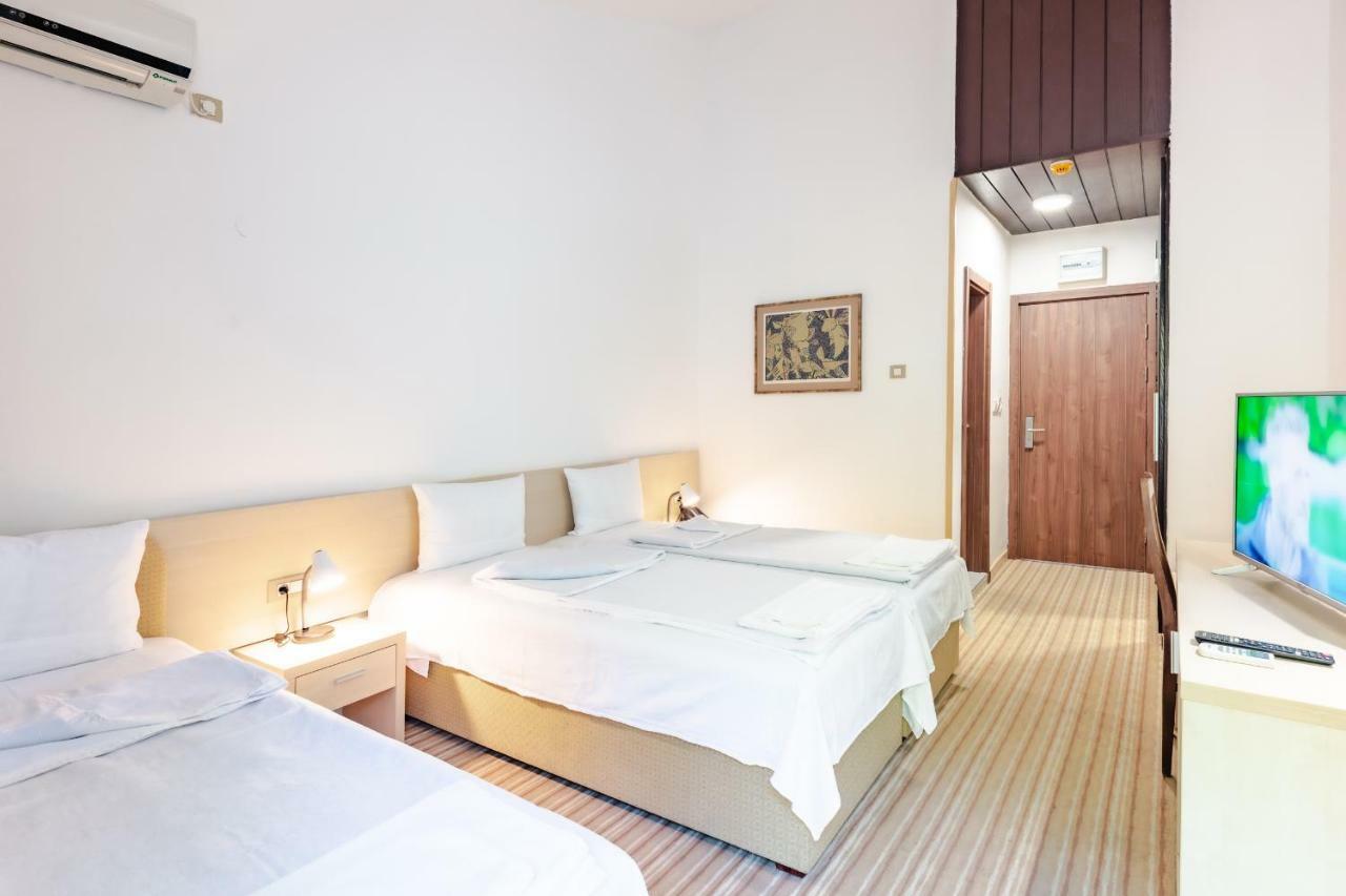 Hotel Pela أوهغيد المظهر الخارجي الصورة