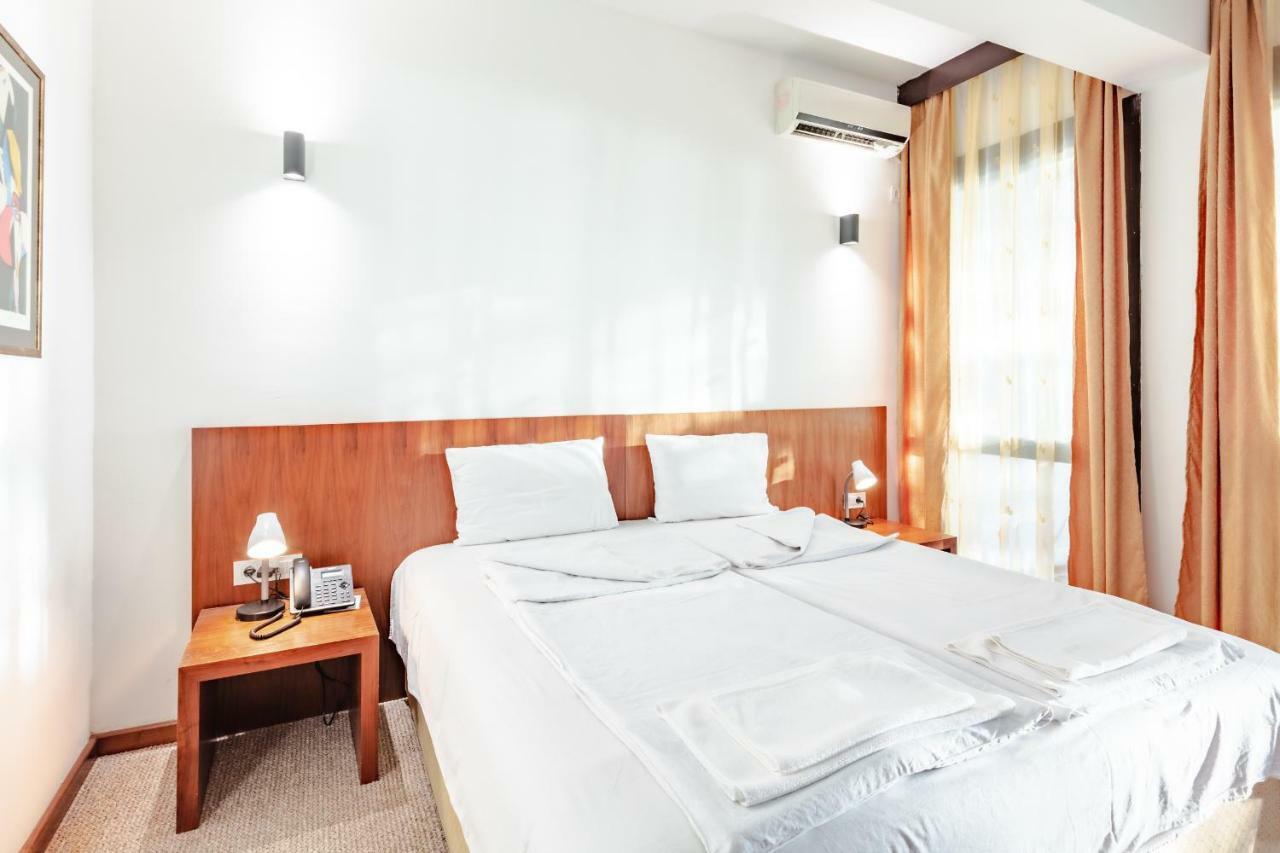 Hotel Pela أوهغيد المظهر الخارجي الصورة