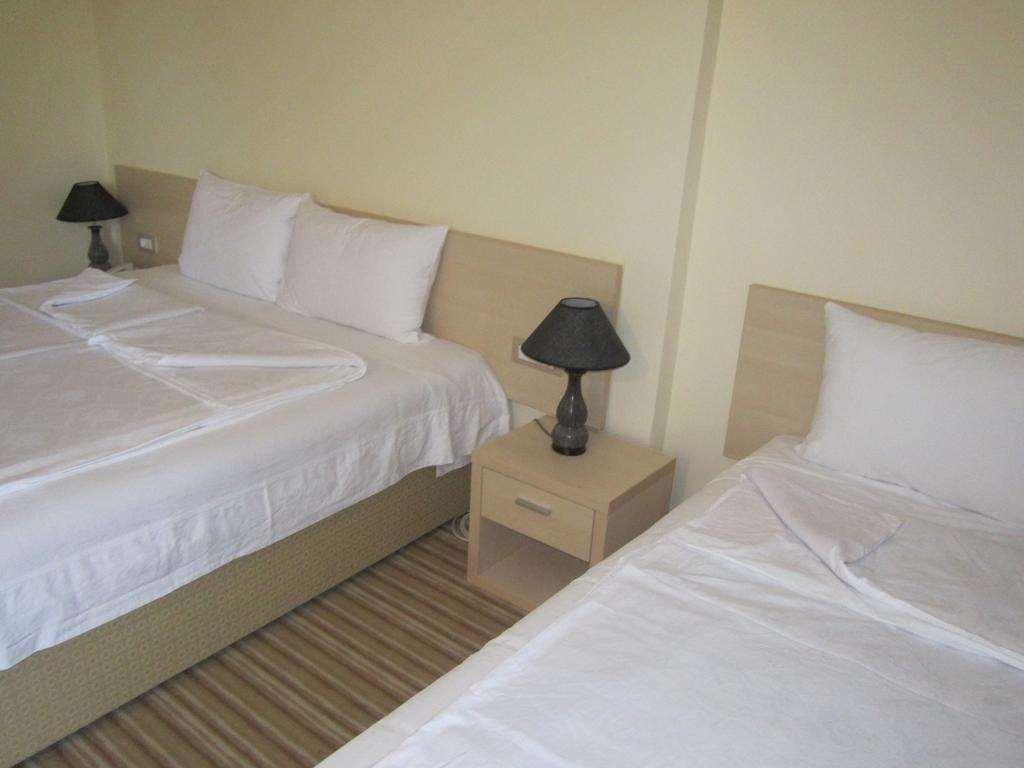 Hotel Pela أوهغيد الغرفة الصورة