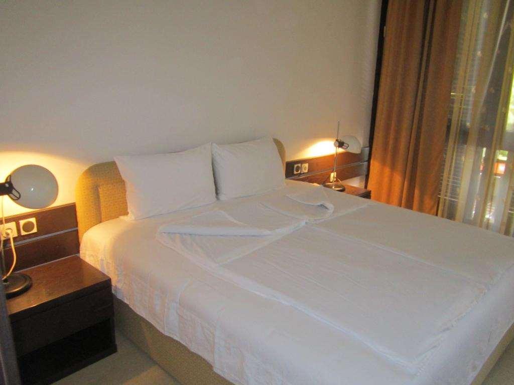 Hotel Pela أوهغيد الغرفة الصورة